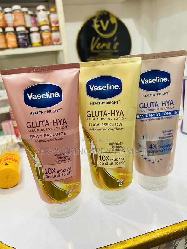 Gluta Hya Flawless Glow Lotion · Photo 4