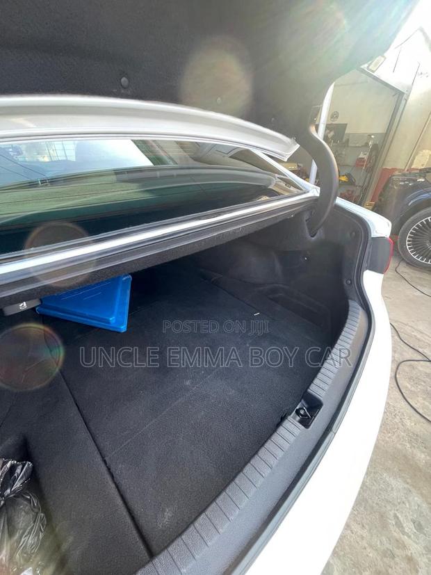 Acura TLX Base FWD (2.4L 4cyl 8M) 2018 White photo 4