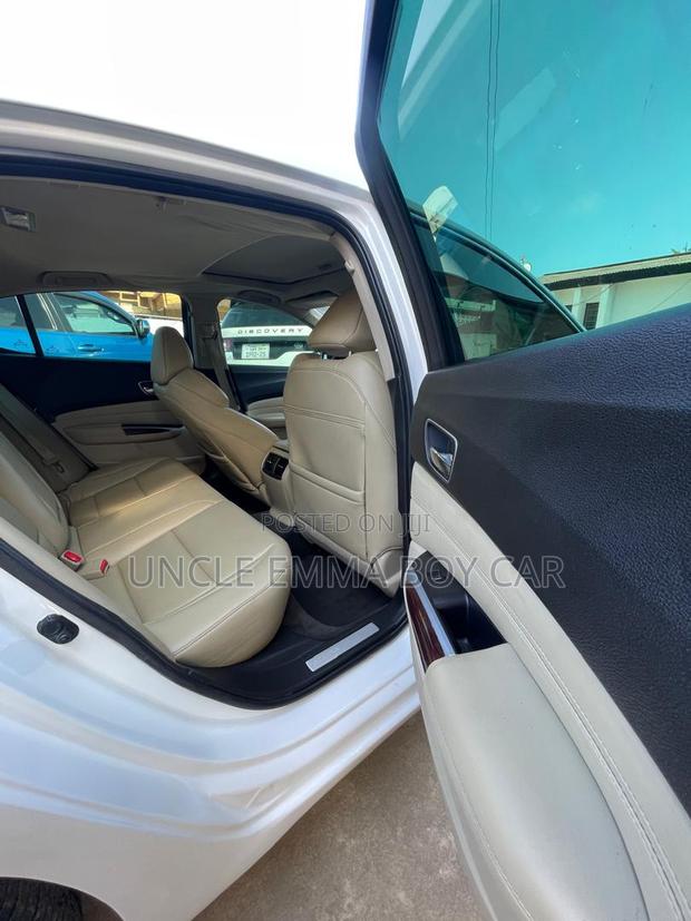 Acura TLX Base FWD (2.4L 4cyl 8M) 2018 White photo 8