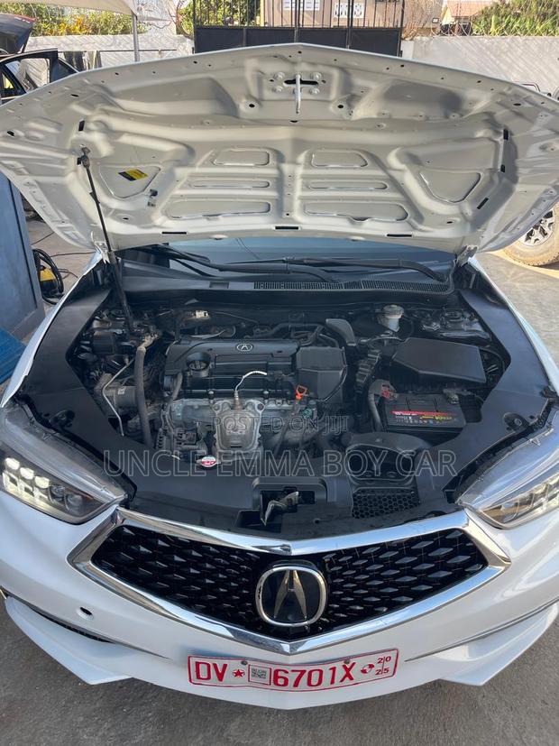 Acura TLX Base FWD (2.4L 4cyl 8M) 2018 White photo 10
