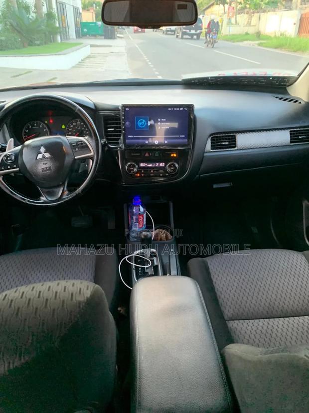 Mitsubishi Outlander GT 4dr SUV AWD (3.0L 6cyl 6A) 2014 Orange