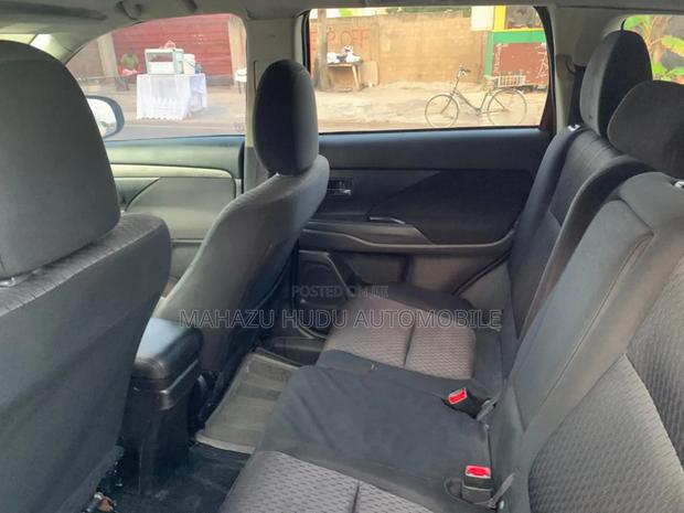 Mitsubishi Outlander GT 4dr SUV AWD (3.0L 6cyl 6A) 2014 Orange