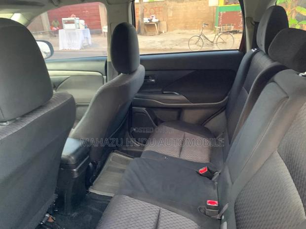 Mitsubishi Outlander GT 4dr SUV AWD (3.0L 6cyl 6A) 2014 Orange