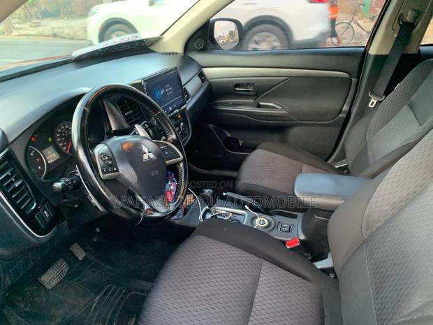 Mitsubishi Outlander GT 4dr SUV AWD (3.0L 6cyl 6A) 2014 Orange