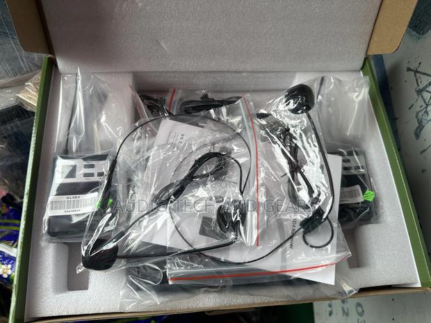 Shure Wireless Head and Tie Microphone (Glxd4) · Photo 4