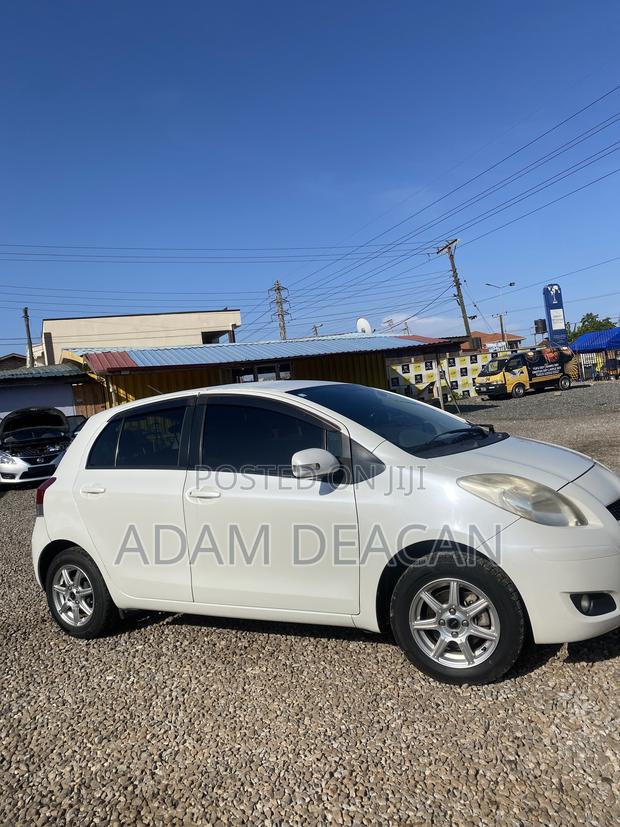 Toyota Vitz 2010 White