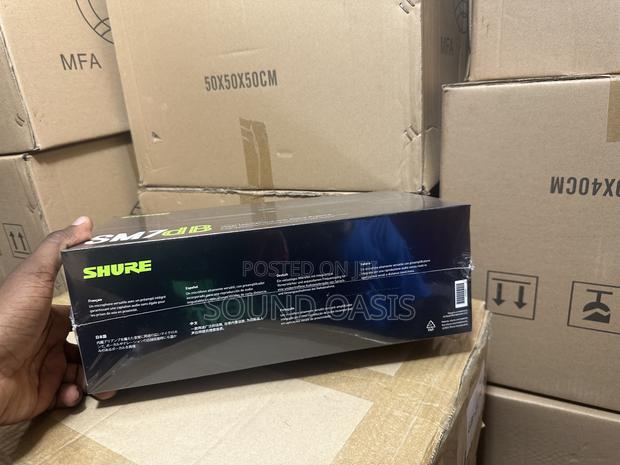 Shure Sm7db Dynamic Vocal Microphone photo 3