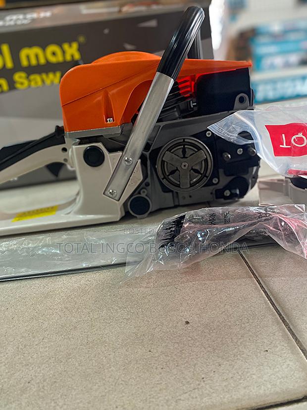 Complete Chainsaw With Bar and Chain 18 Inches (2.2horse Power) · Photo 3