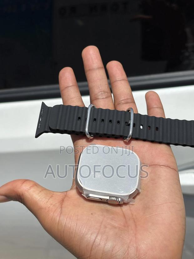 Apple Watch Ultra 2 Natural Titanium photo 2