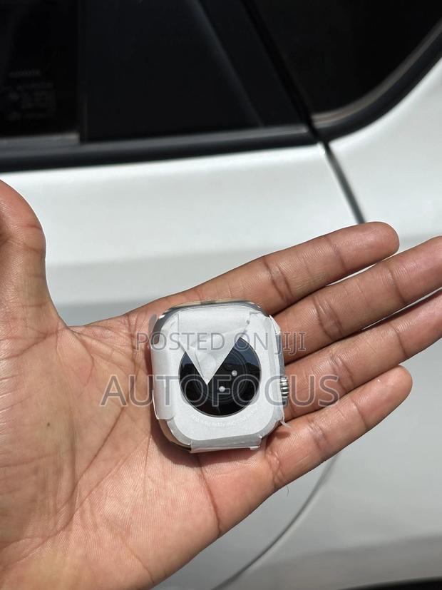 Apple Watch Ultra 2 Natural Titanium photo 6
