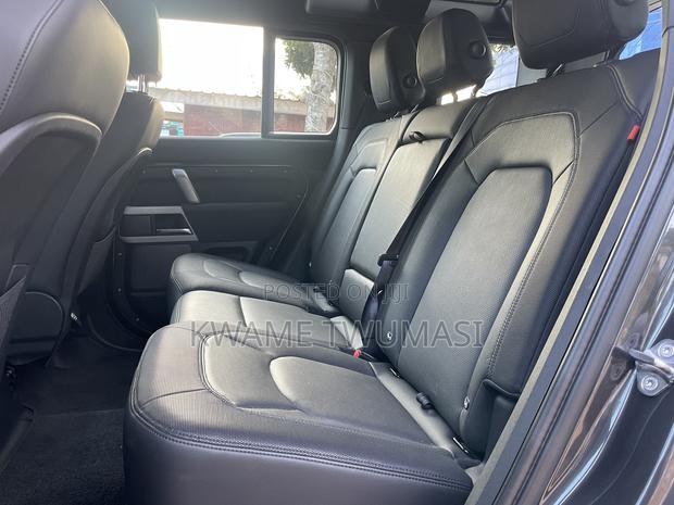 Land Rover Defender 2024 Black