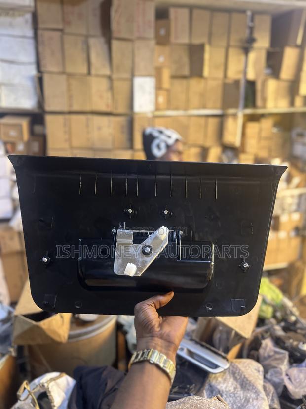 Boot Opener for Nissan Pickups photo 2