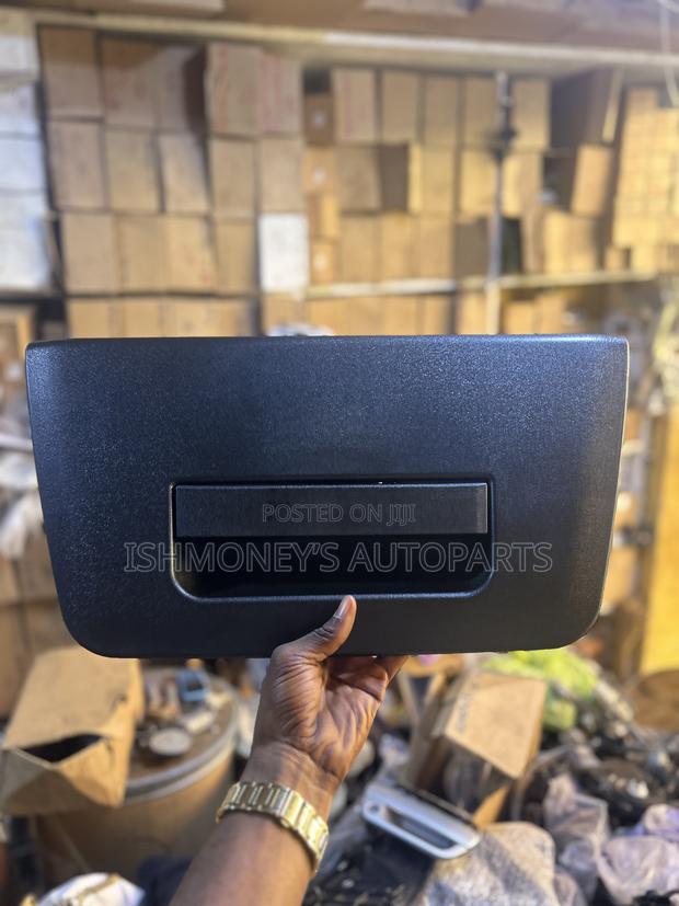Boot Opener for Nissan Pickups