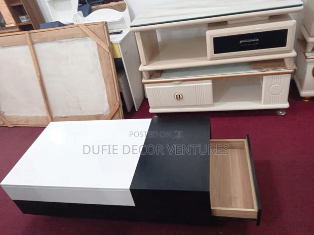 Wooden Center Table · Photo 2