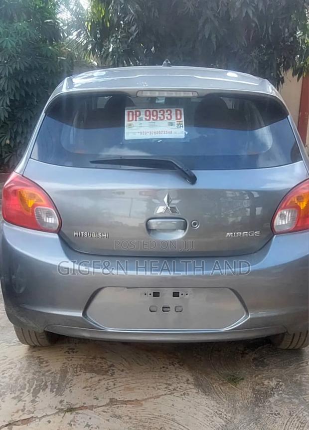 Mitsubishi Mirage DE 4dr Hatchback (1.2L 3cyl 5M) 2015 Silver photo 2