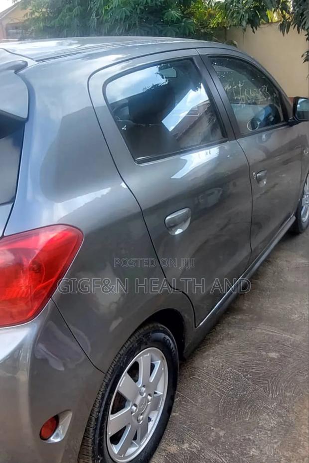 Mitsubishi Mirage DE 4dr Hatchback (1.2L 3cyl 5M) 2015 Silver photo 3