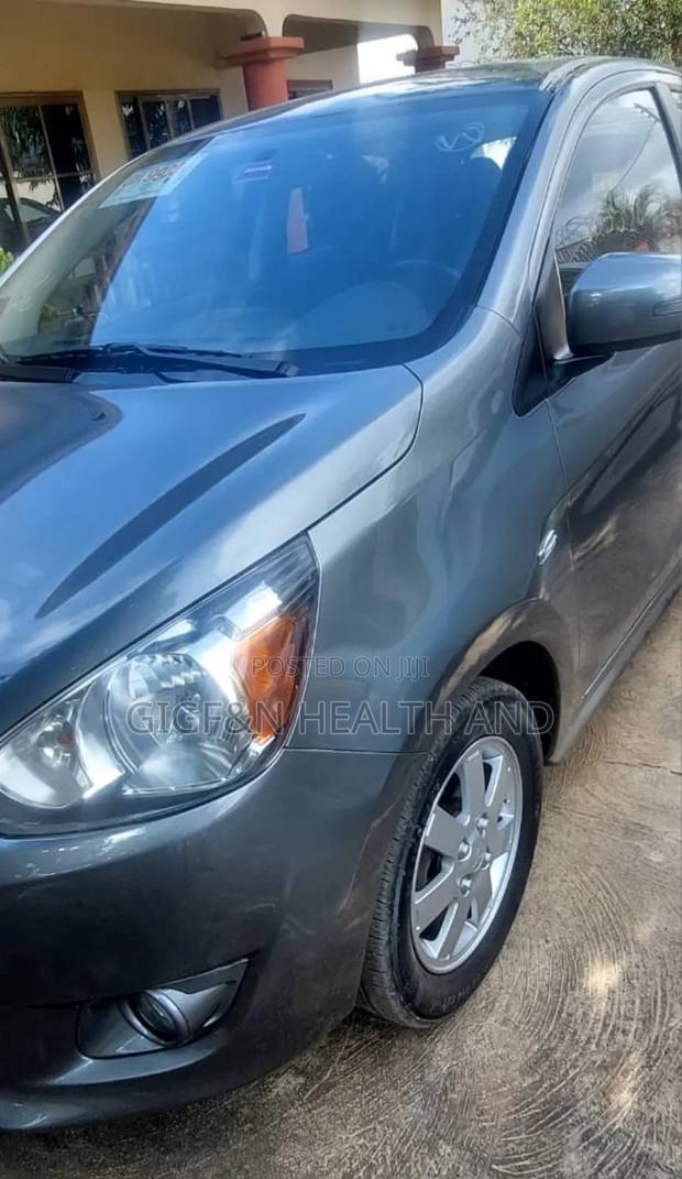 Mitsubishi Mirage DE 4dr Hatchback (1.2L 3cyl 5M) 2015 Silver photo 4