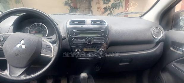 Mitsubishi Mirage DE 4dr Hatchback (1.2L 3cyl 5M) 2015 Silver photo 5