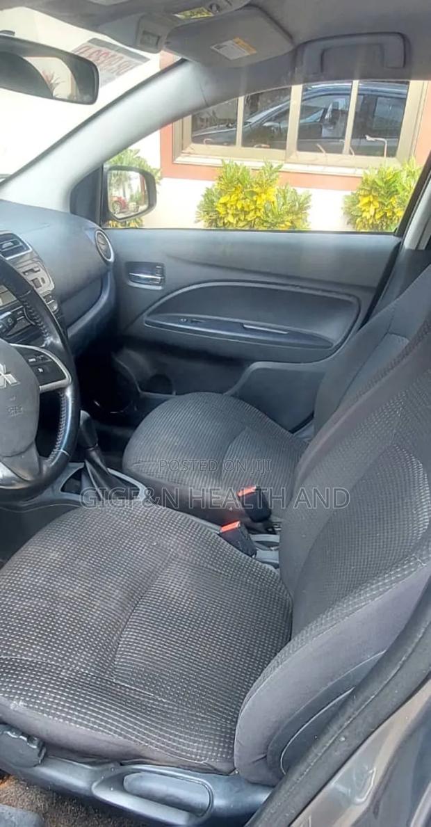 Mitsubishi Mirage DE 4dr Hatchback (1.2L 3cyl 5M) 2015 Silver photo 6