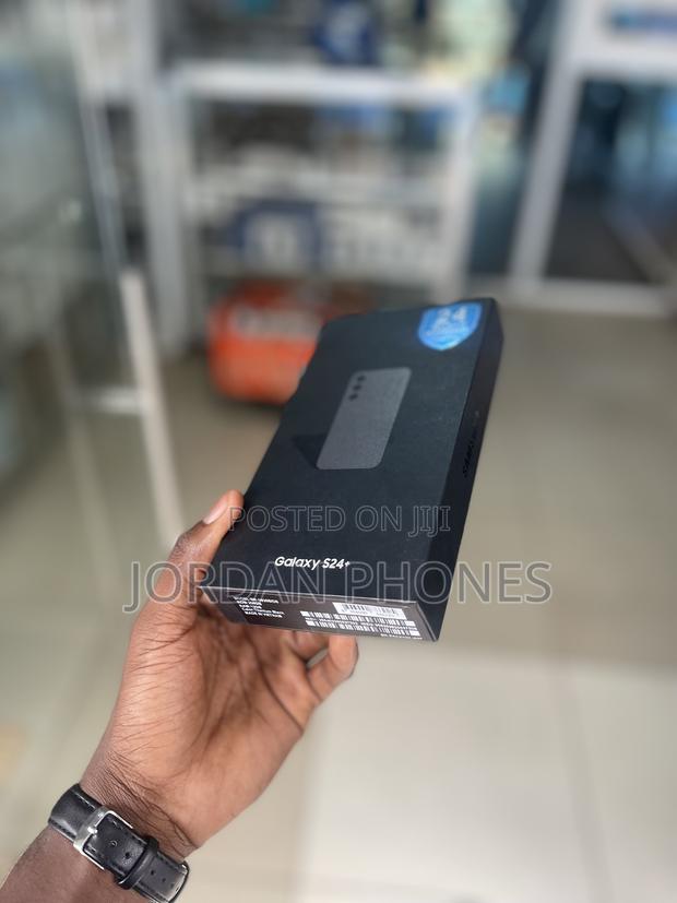 New Samsung Galaxy S24 Plus 256 GB Black · Photo 3