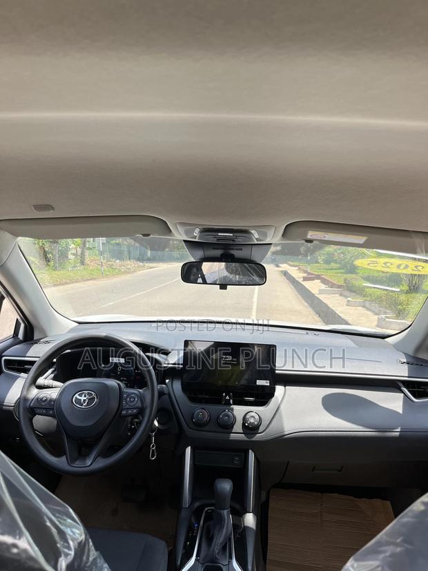 New Toyota Corolla Cross 2025 White