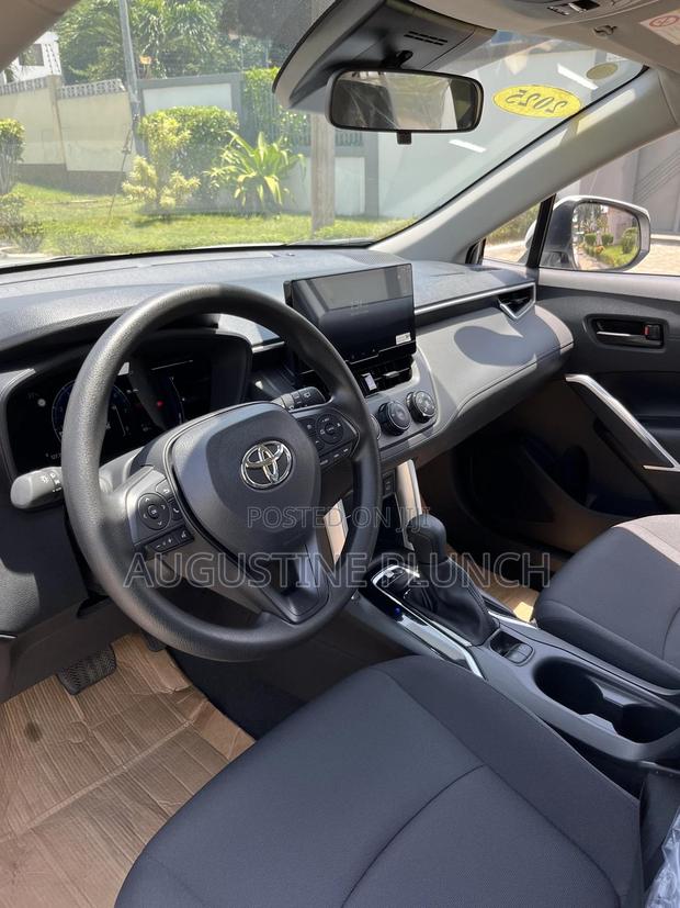 New Toyota Corolla Cross 2025 White