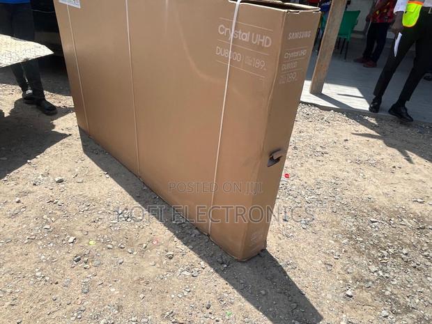 Sleek 75-Inch Samsung Qled Smart Tv · Photo 4