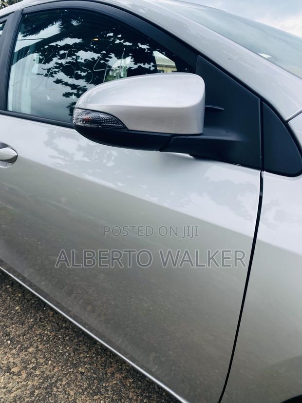 Toyota Corolla S 4dr Sedan (1.8L 4cyl CVT) 2016 Silver photo 9