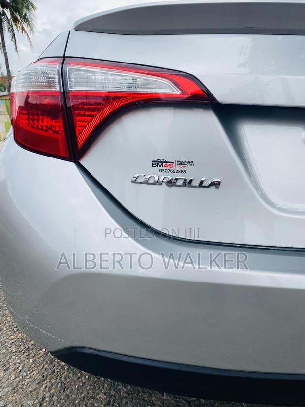 Toyota Corolla S 4dr Sedan (1.8L 4cyl CVT) 2016 Silver photo 6