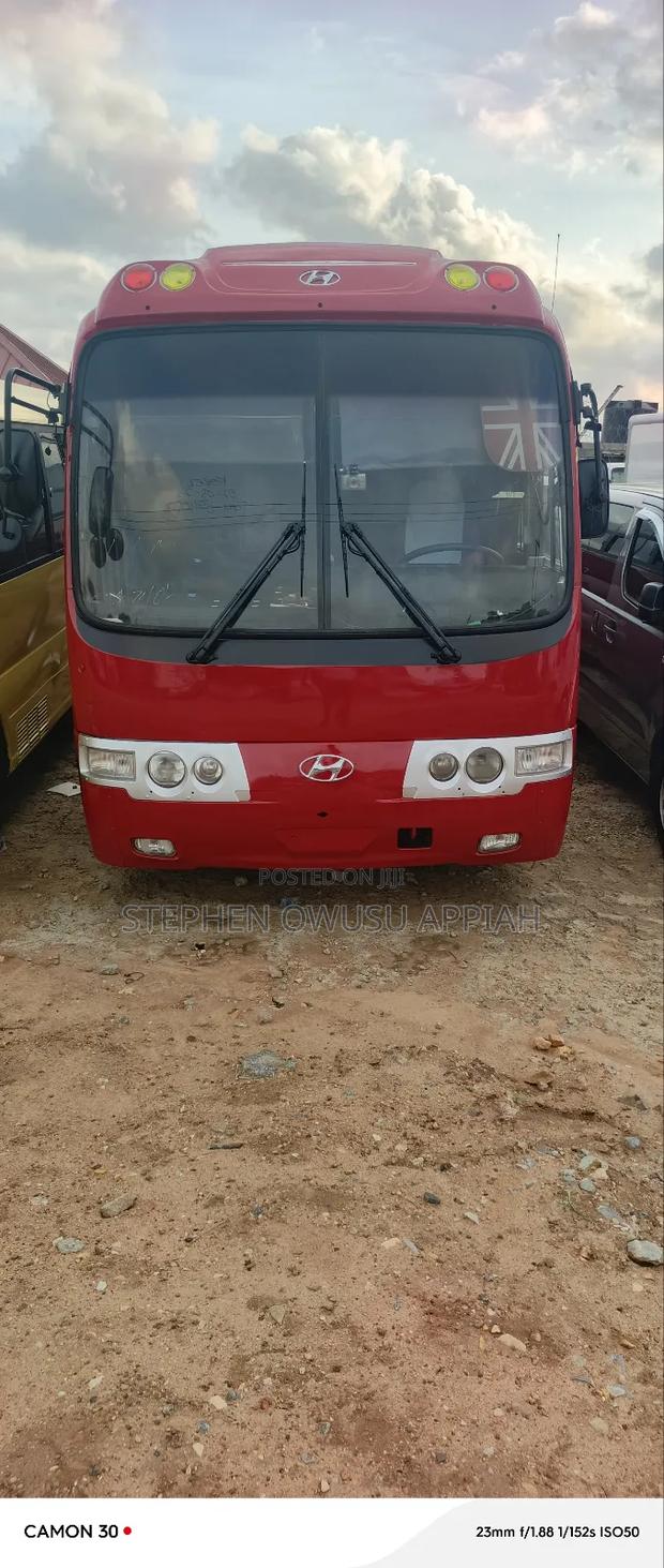 Hyundai Aero Town 2004 Red