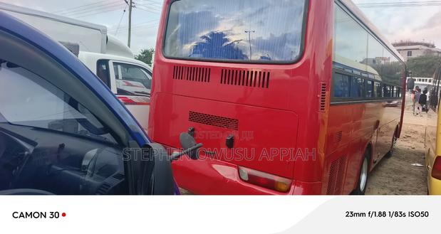 Hyundai Aero Town 2004 Red photo 4