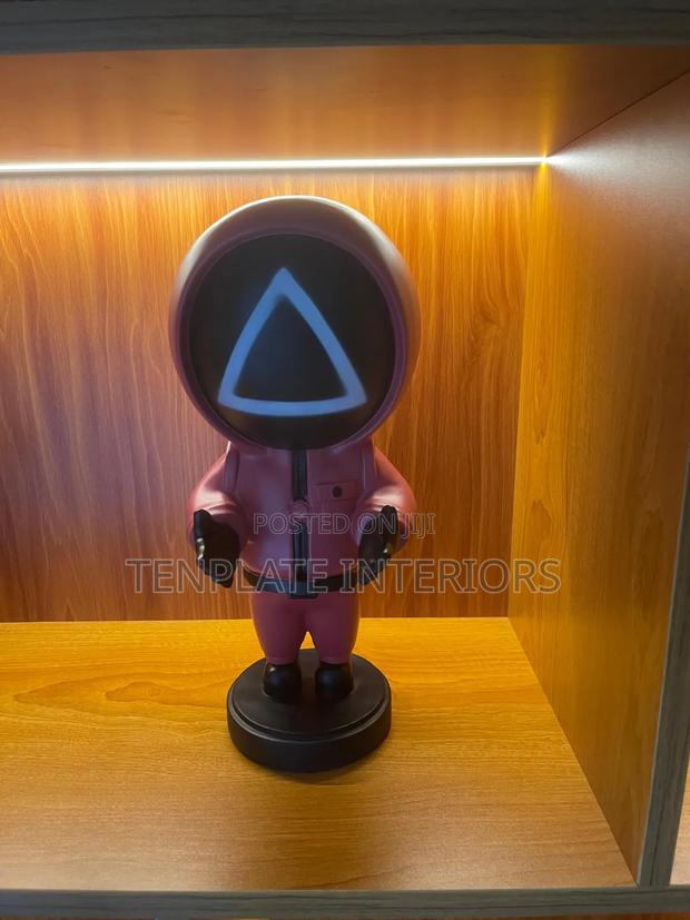 Squid Game Sculpture Red photo 2