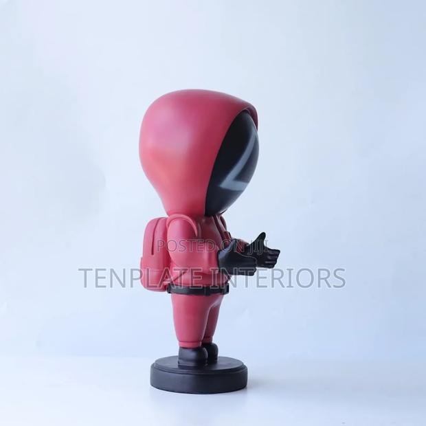Squid Game Sculpture Red photo 4