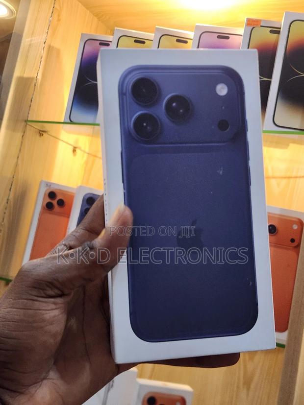 New Apple iPhone 17 Pro 256 GB Purple · Photo 2
