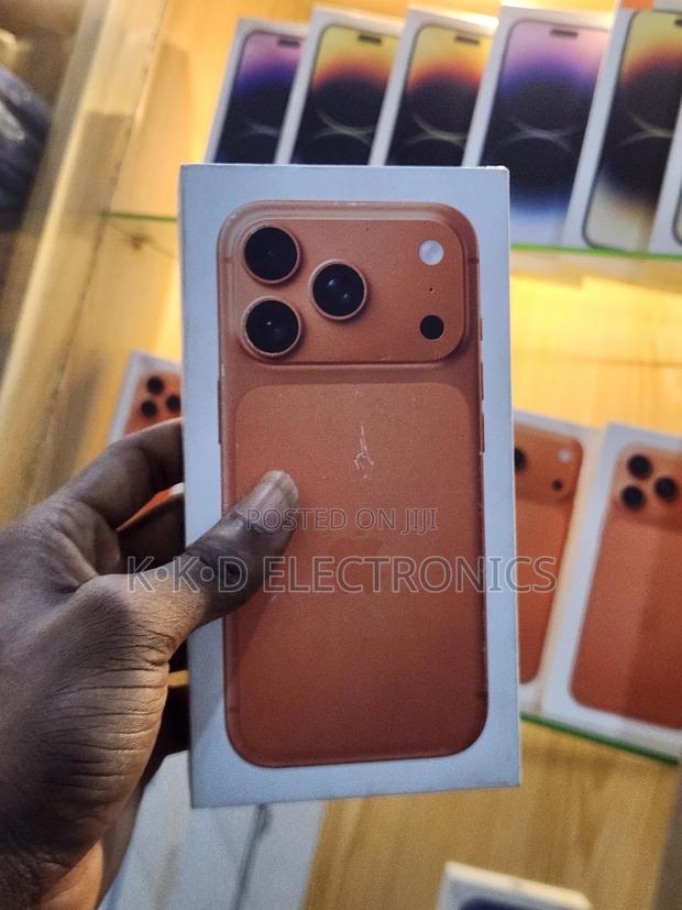 New Apple iPhone 17 Pro 256 GB Orange · Photo 1