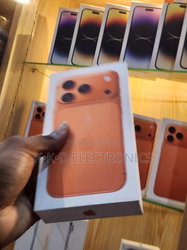 New Apple iPhone 17 Pro 256 GB Orange · Photo 2
