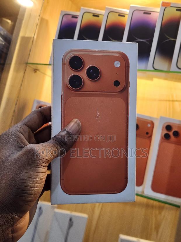 New Apple iPhone 17 Pro 256 GB Orange · Photo 3