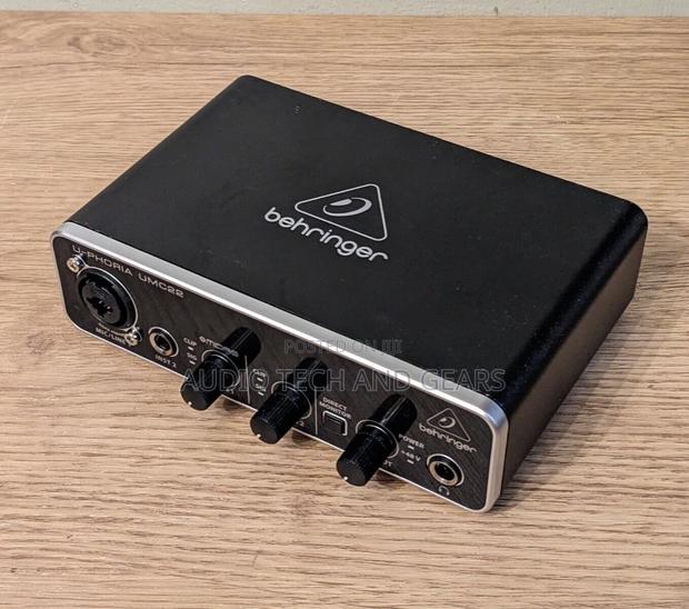 Behringer Uphoria Umc 22 · Photo 2