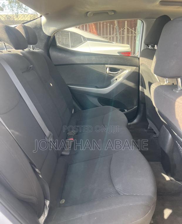 Hyundai Elantra 2016 White photo 4