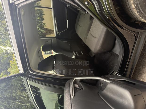 Toyota RAV4 LE AWD 2020 Black photo 9