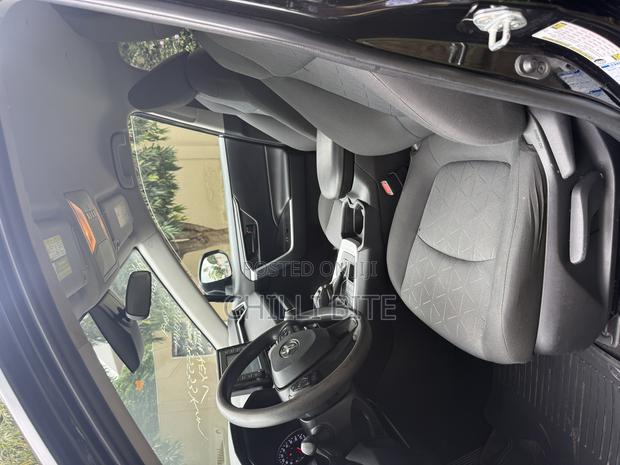 Toyota RAV4 LE AWD 2020 Black photo 8