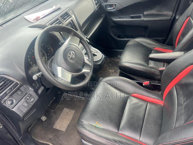 Toyota Ractis 1.5 AWD 2013 Black photo 8