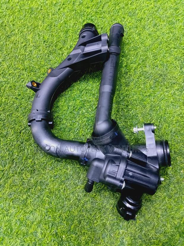 Mercedes Benz M274 Thermostat photo 2