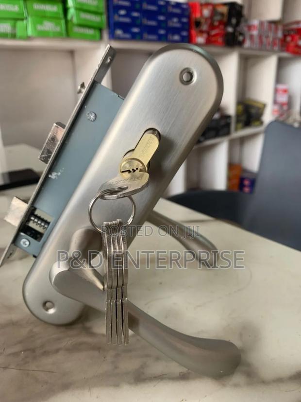 Quality Wooden Door Small Lock. Silver Color photo 3
