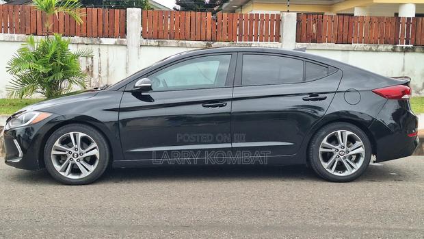 Hyundai Elantra Limited Sedan FWD (2.0L 4cyl 6A) 2017 Black