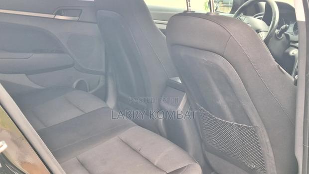 Hyundai Elantra Limited Sedan FWD (2.0L 4cyl 6A) 2017 Black