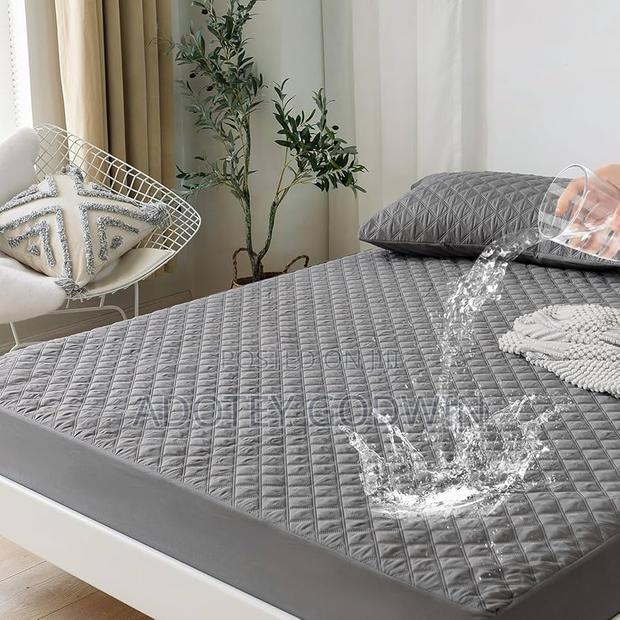 Waterproof Bed Cover (Double Bed Size) photo 4