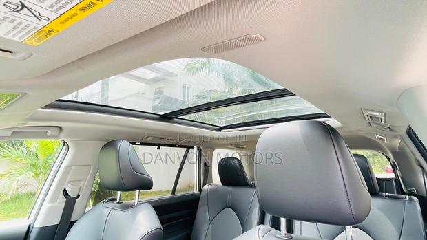Toyota Grand Highlander XLE AWD 2024 White photo 15