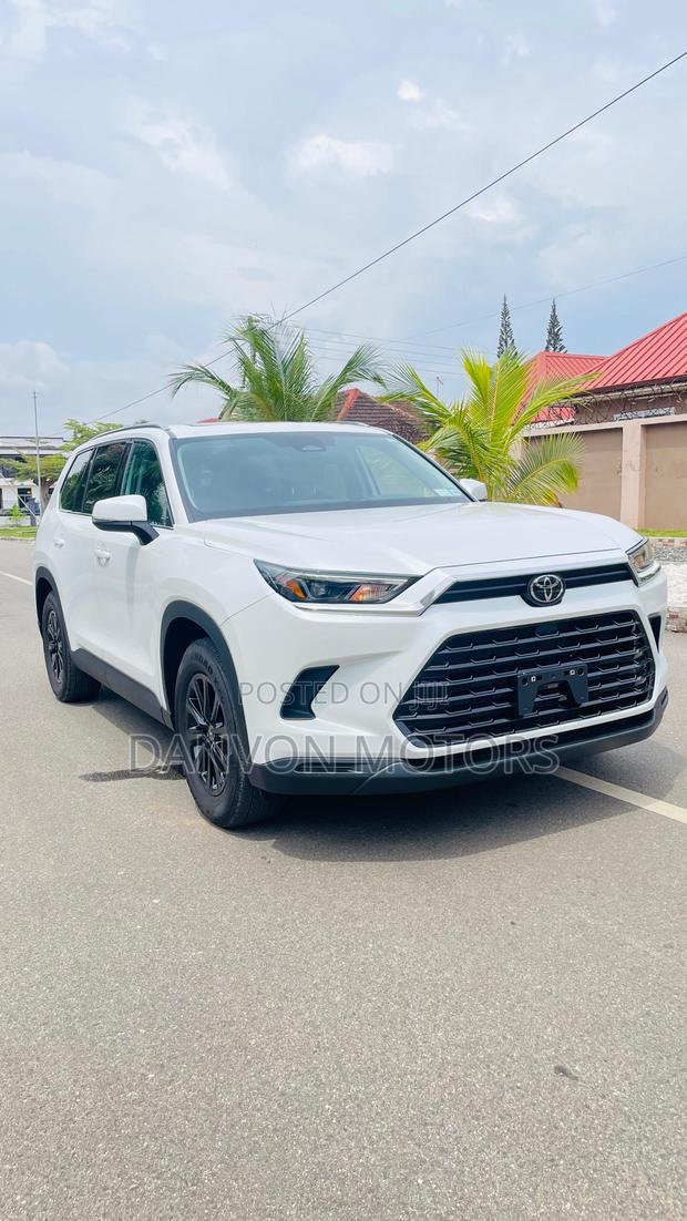 Toyota Grand Highlander XLE AWD 2024 White photo 16