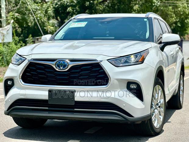 Toyota Highlander Limited AWD 2024 White